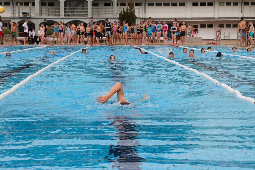 12. Frankfurter SchulSwim&Run Schülerinnen und Schüler schnuppern